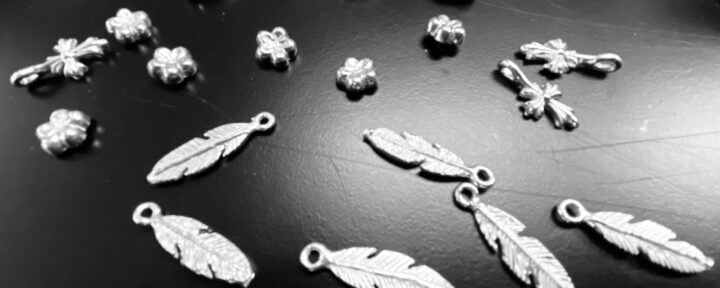 シルバーアクセサリーって何? つける意味の画像