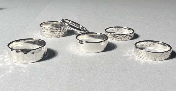 シルバーアクセサリーショップREVEは豊富なアクセサリーラインナップ