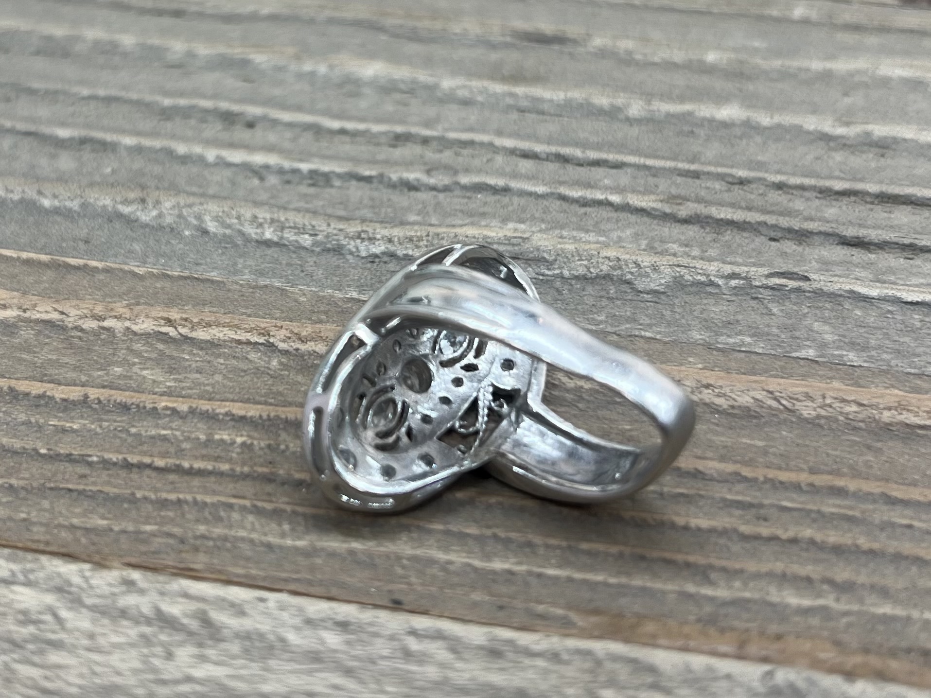 アクセサリーのリペアとは? 意味は? 修理?